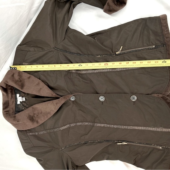 Chico’s Faux Fur collar & cuffs 3 button jacket in Chocolate Brown size Large - Picture 11 of 12